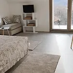 شقة Panoramic House Maggiore *